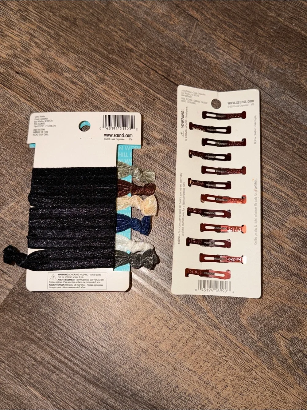 scünci Hair Accessories Set - Neutral & Blue Elastic Bands + Brown Clips